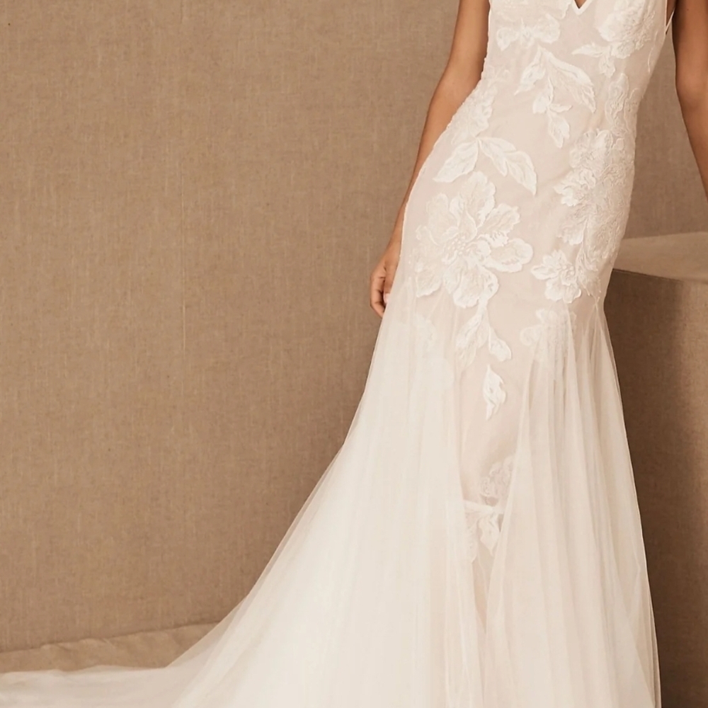 Watters Cream Sleeveless V-Neck Wedding Gown - Picture 4 of 8
